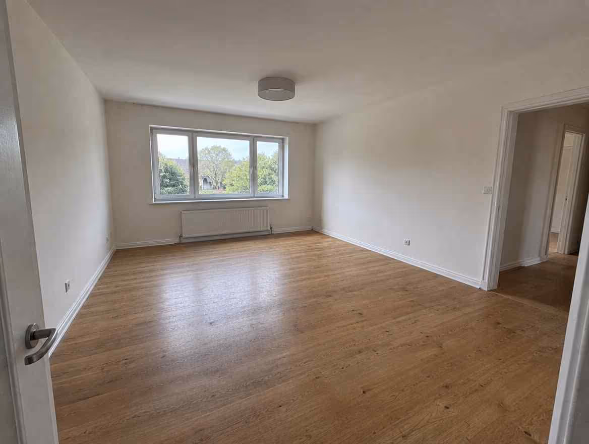 A completely empty room before RoomGPT furnished it